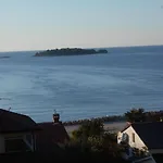 By The Sea - 13591 Гостевой дом 3*